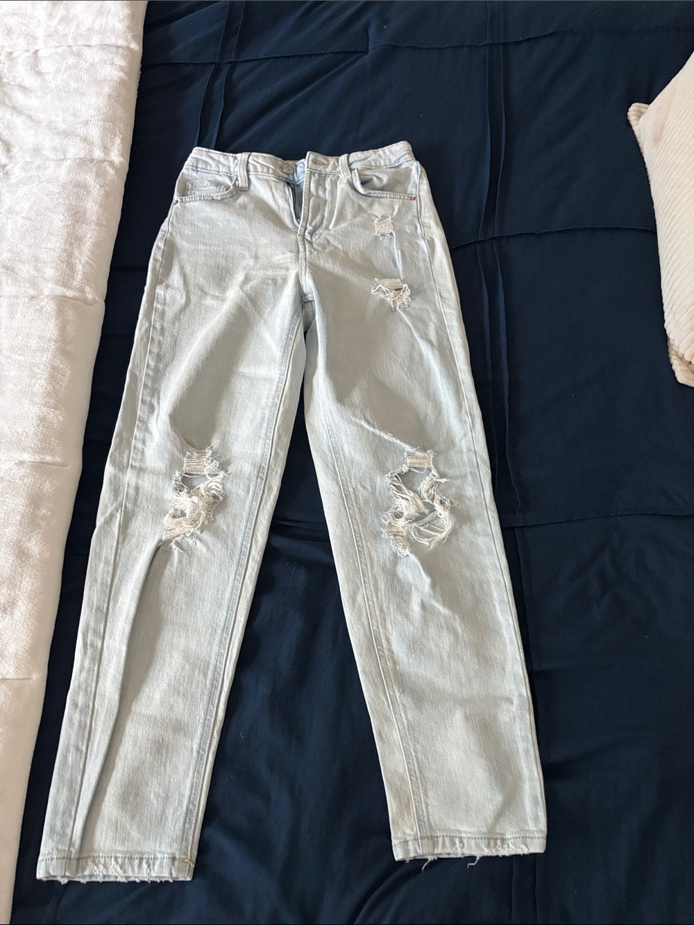 Light Wash Distressed junior Jeans